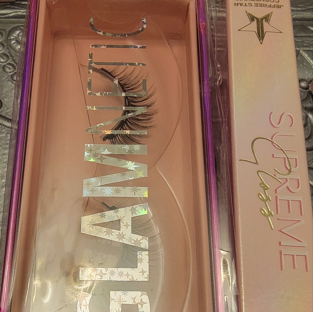 Jeffree Star Frosting for dinner supreme gloss♡ and glamnetic lashes